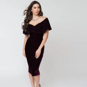 Unique Vintage Sophia Velvet Wiggle Dress - Size: 6/8 - Burgundy